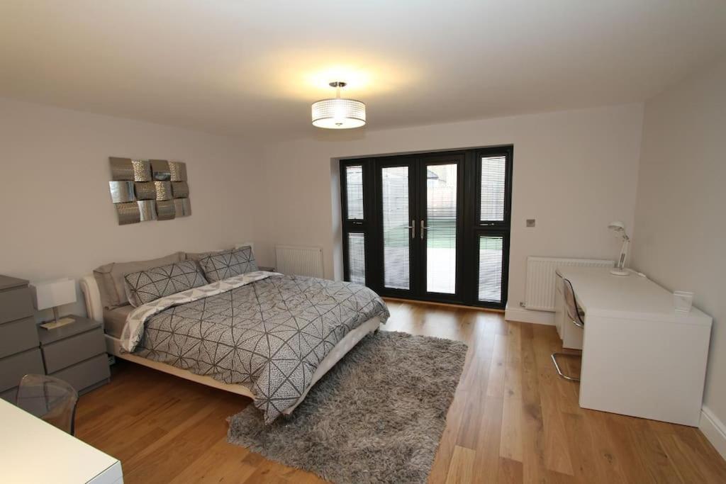 Lovely One Bed Apartment-Near All Transport-Village-Freeparking London Exteriör bild
