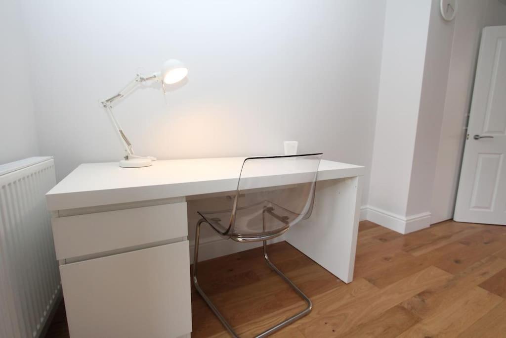 Lovely One Bed Apartment-Near All Transport-Village-Freeparking London Exteriör bild