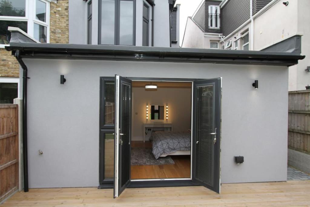 Lovely One Bed Apartment-Near All Transport-Village-Freeparking London Exteriör bild