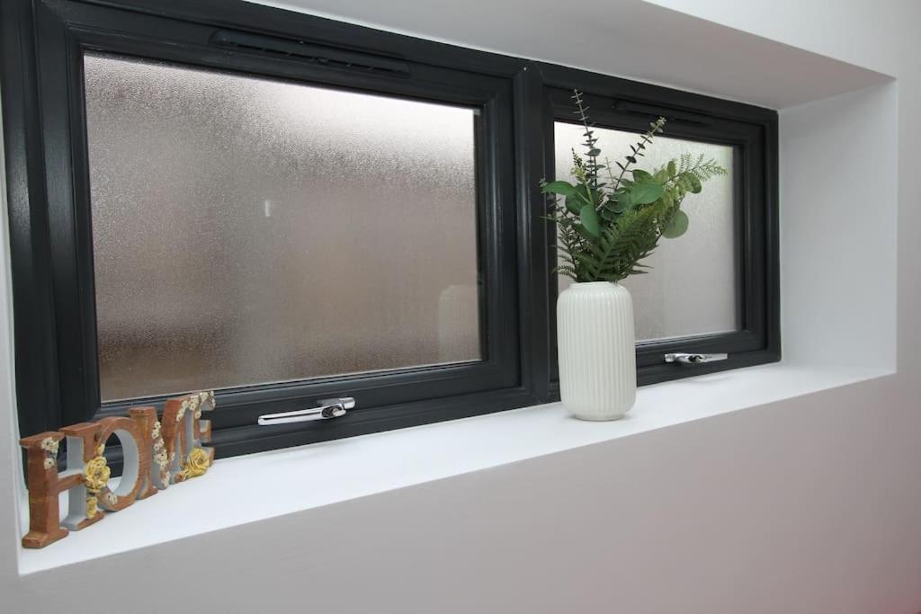 Lovely One Bed Apartment-Near All Transport-Village-Freeparking London Exteriör bild